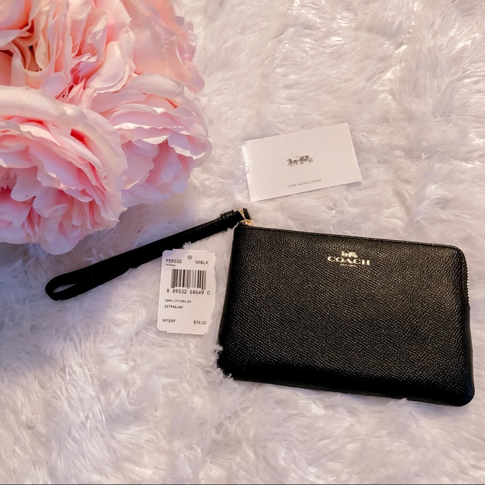 Coach black corner zip wristlet 💕🎀 - Picture 2 of 4